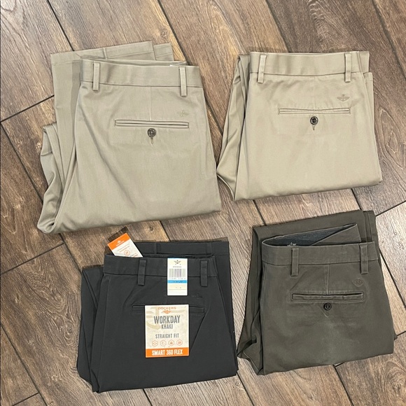 Dockers Bundle, Size 36 x 32 - Picture 1 of 13